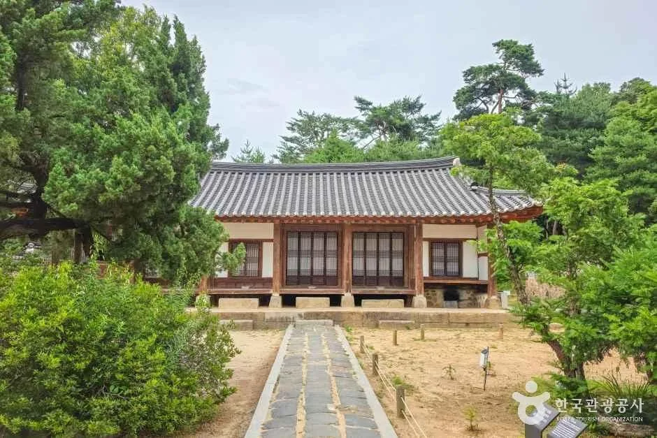 경기_화성_융릉과건릉_외부_03.jpg