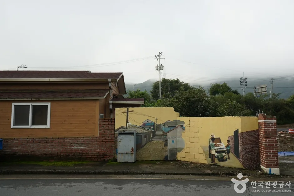 옛 고을에서 7080 근대 골목까지! 청도로 떠나는 타입슬립 여행_경북_청도_유천마을근대거리_7.jpg