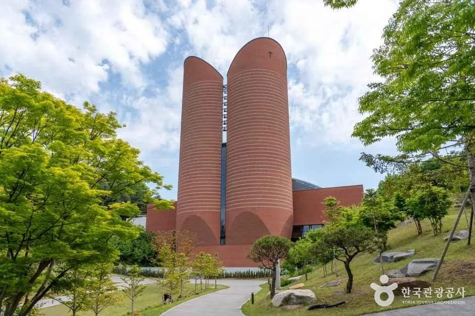 경기_화성_남양성모성지_내부_01.jpg