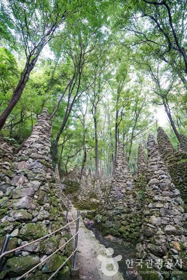 팔용산 돌탑 (1)