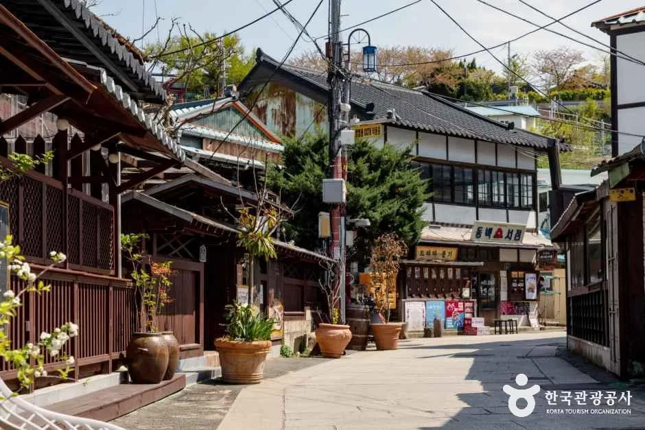 경북_포항_구룡포 일본인 가옥거리_외부_4.png