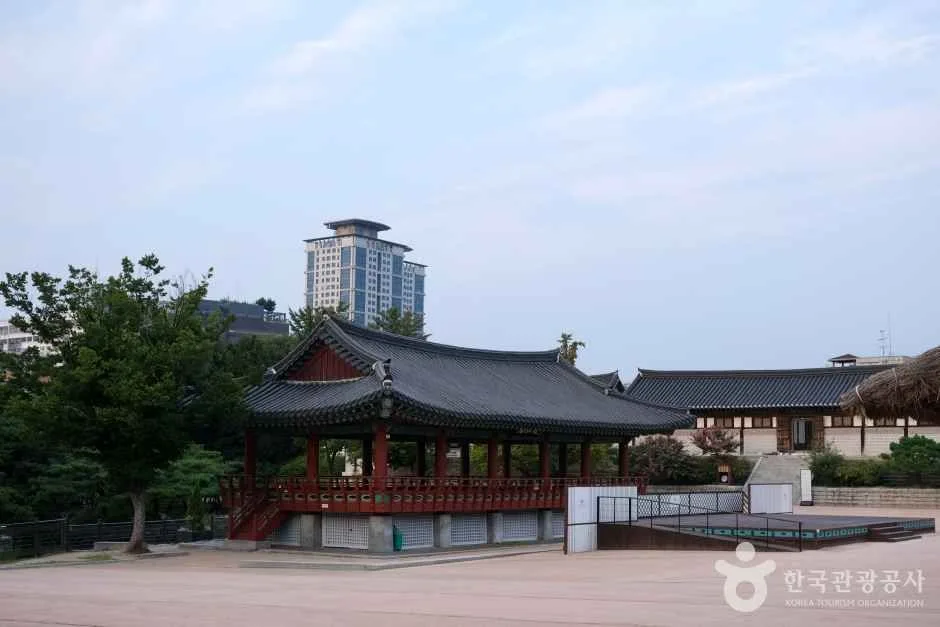 서울_중구_남산골한옥마을 (1).jpg
