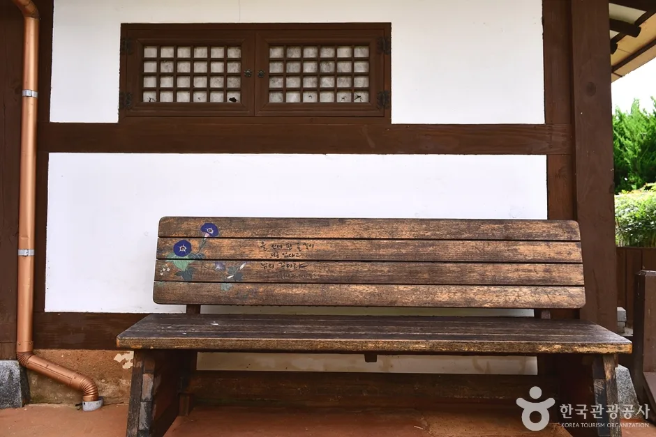 전북_전주_전주한옥마을역사관_내부_4.jpg