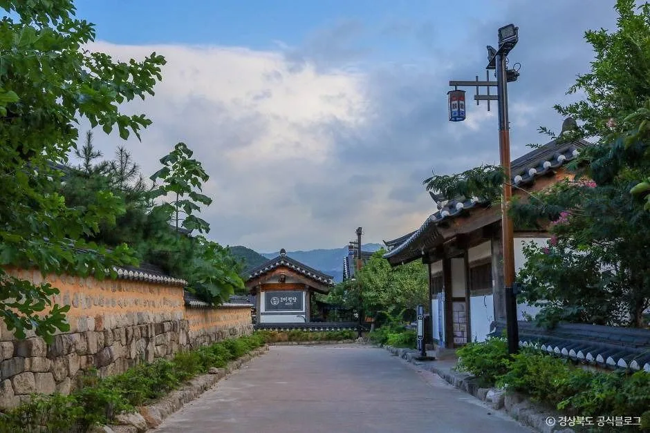 경북_경주_교촌마을_외부_10.jpg