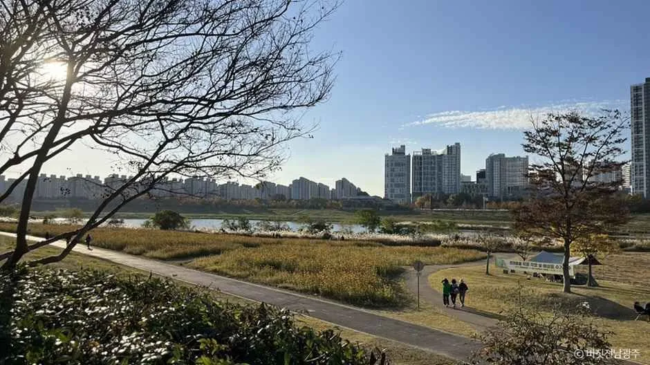 전남광주_거징이쉼터 (3).jpg