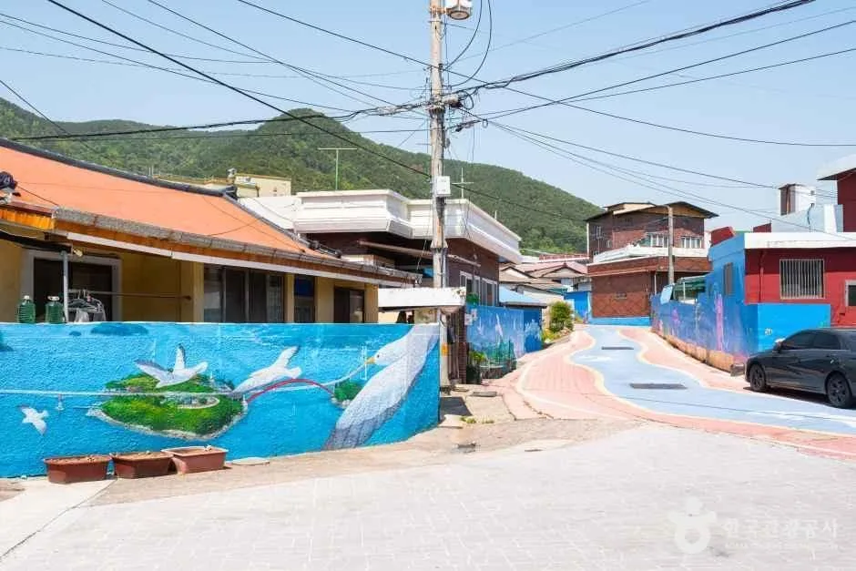 경남_사천_대방진굴항_외부_3.jpg