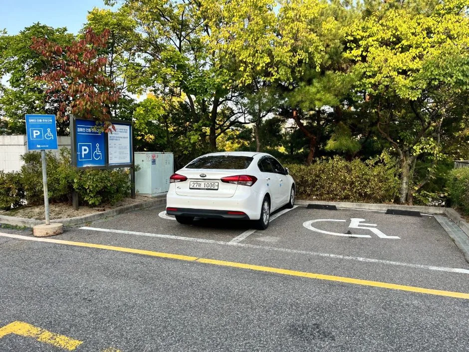 고양시립마두도서관_3층 하늘정원 전경