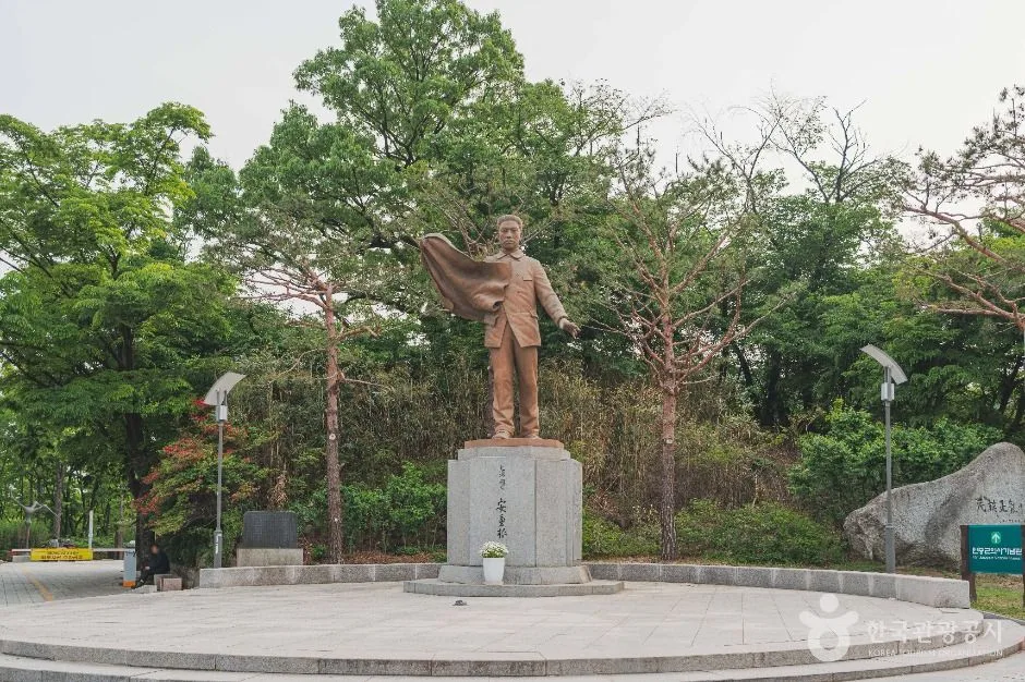 안중근의사 동상