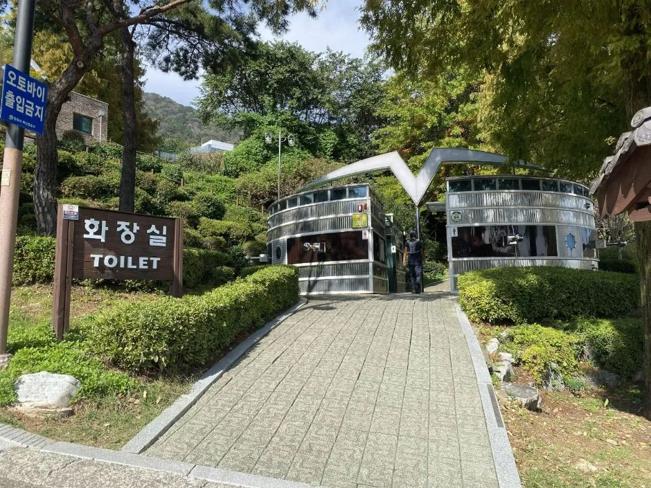 만날근린공원_공영주차장 옆 화장실