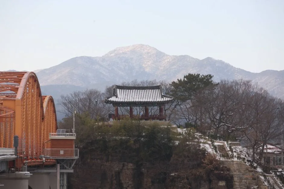 경남_의령_정암루(솥바위)_외부_3.jpg