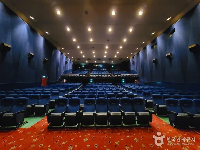 개항로라 쓰고 뉴트로라 읽는다! 스마트하게 즐기는 인천 Next Level 여행지 8_애관극장 02