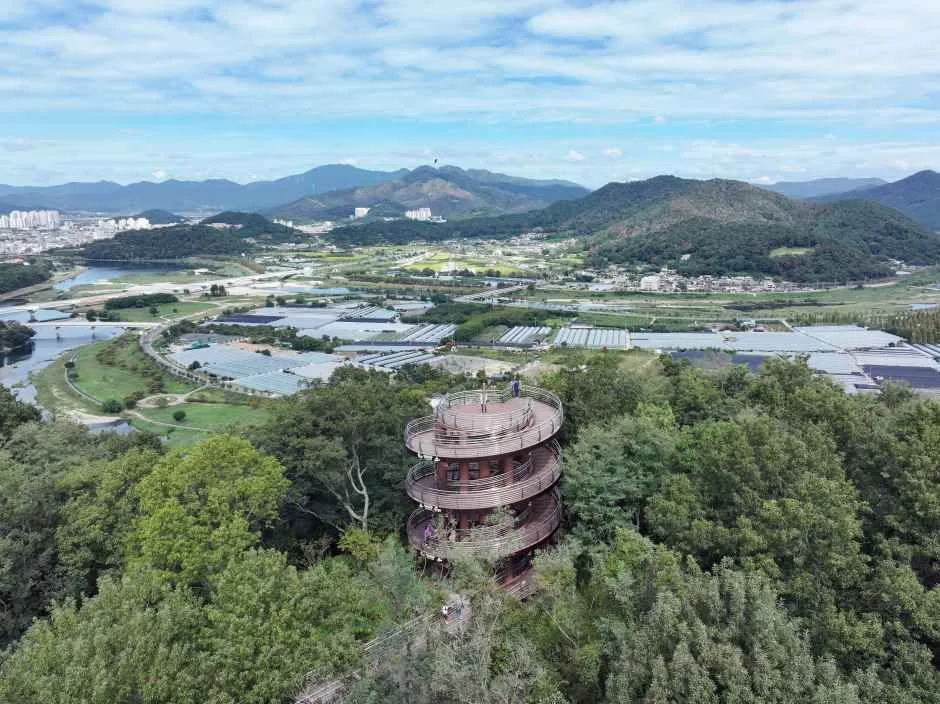 경남_밀양_용두산 생태공원_외부_8.jpg