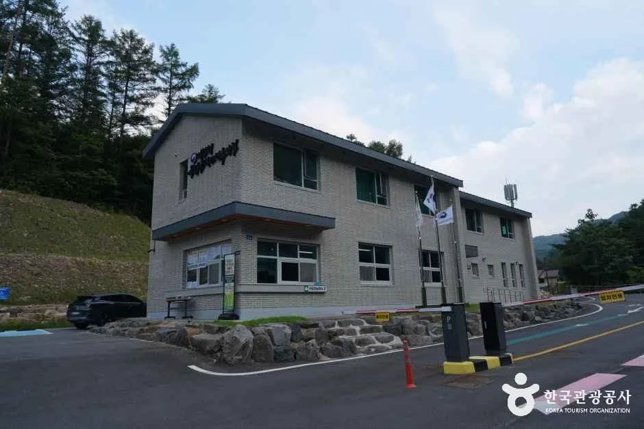 충남_금산_국립금산자연휴양림_외부_3.JPG