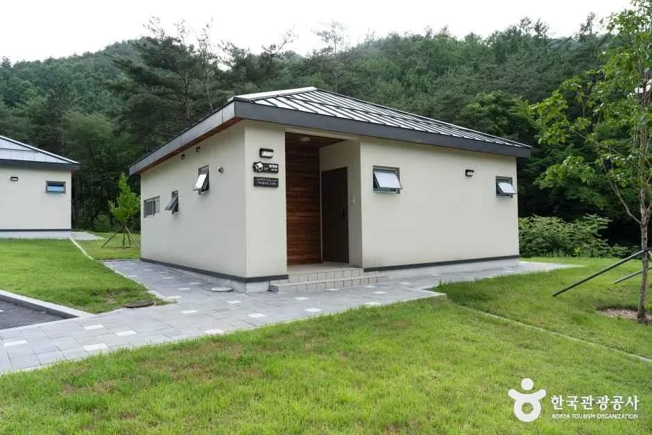충남_금산_국립금산자연휴양림_외부_2.jpg