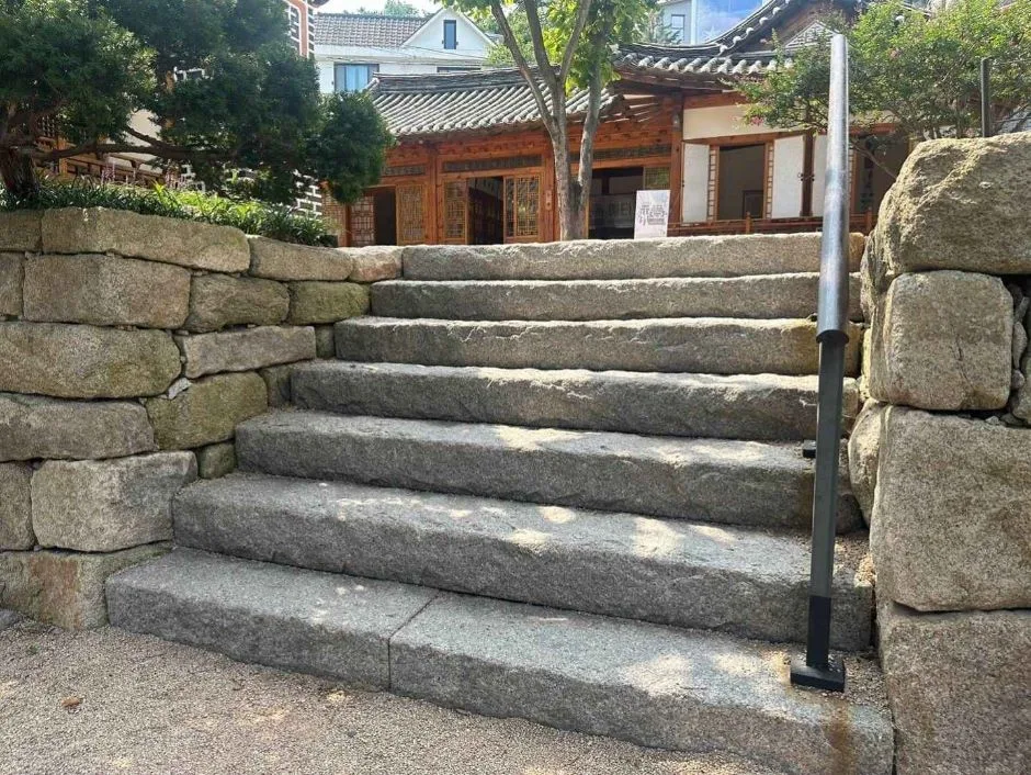 무계원_내부_계단(1)
