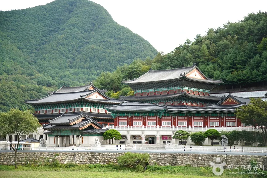 강원_삼척_강원종합박물관_내부_3.jpg