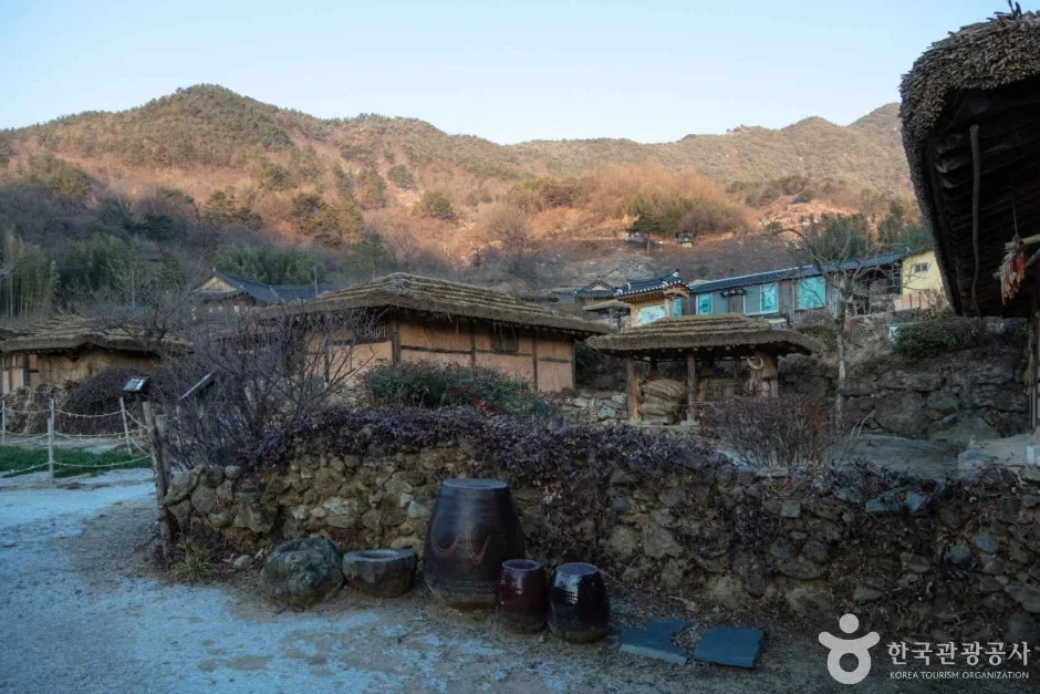 경남_하동_최참판댁_외부_9.jpg