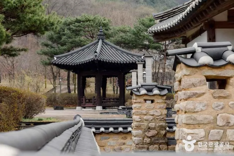 충북_보은_동학농민혁명기념공원_외부_1.png