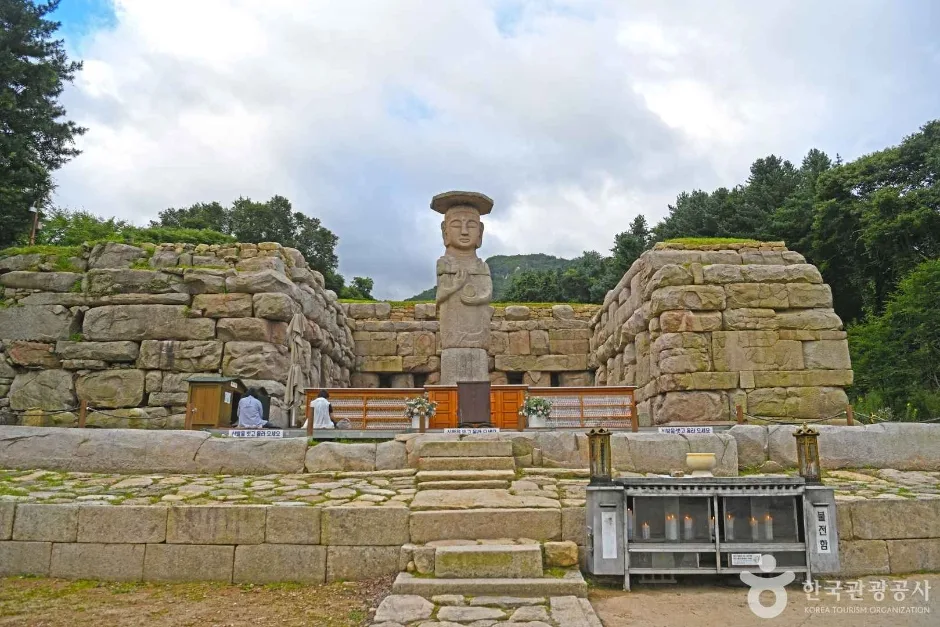 충주 미륵리 석조여래입상 (3)