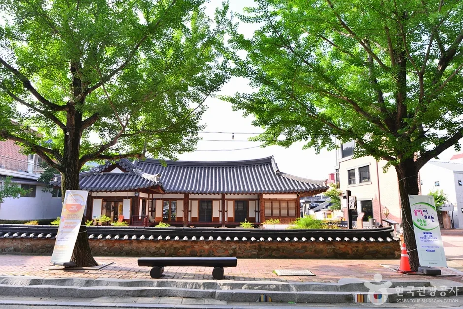 전남_순천_한옥글방_문화의 거리에서 본 한옥글방