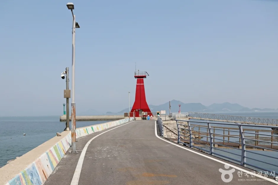 선유도항방파제등대