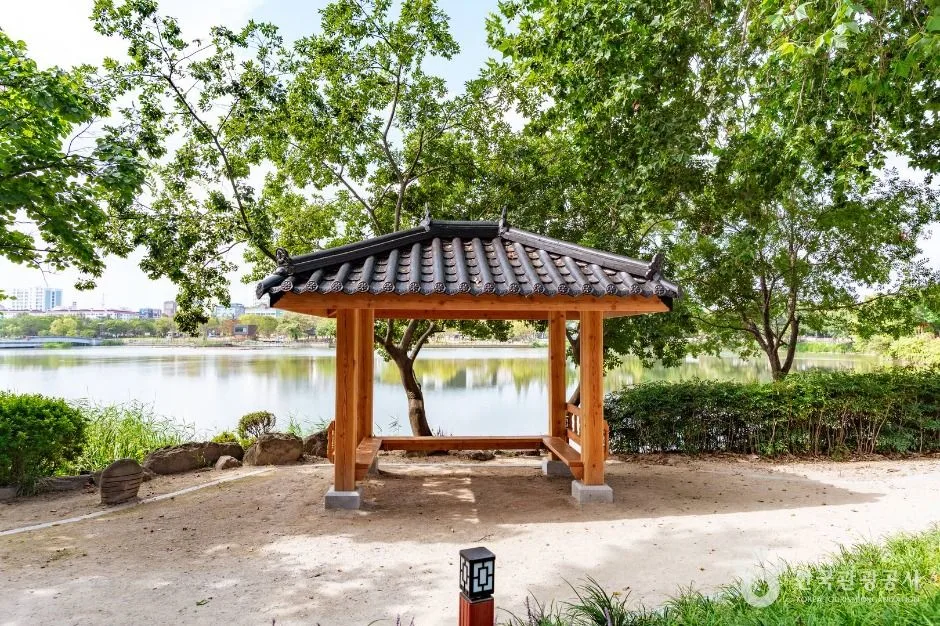 전북_전주_덕진공원_외부_11-9.jpg