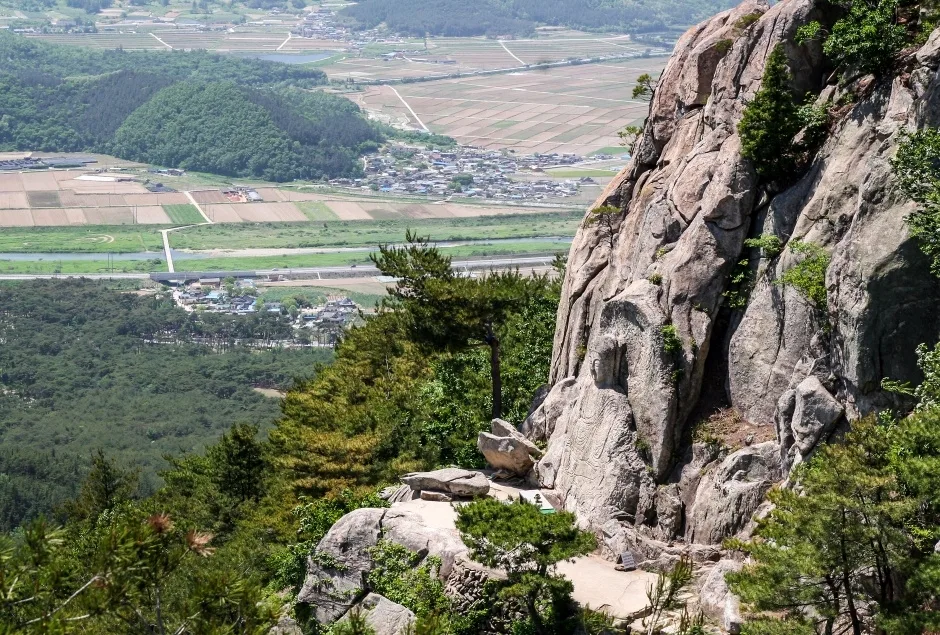 경주_남산 화강암 (경북 동해안 국가지질공원) (6).JPG