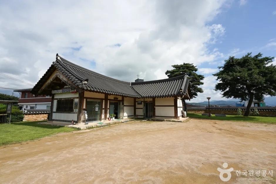 옛 고을에서 7080 근대 골목까지! 청도로 떠나는 타입슬립 여행_경북_청도_청도석빙고_3.jpg