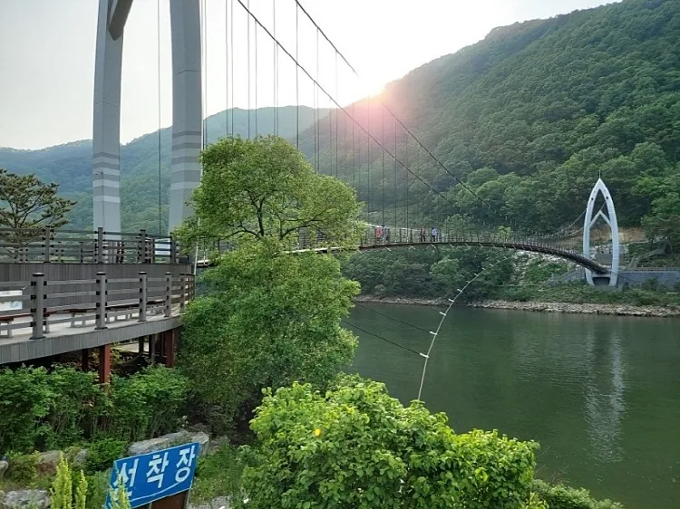 충북_괴산_연하협구름다리_외부_7.jpg