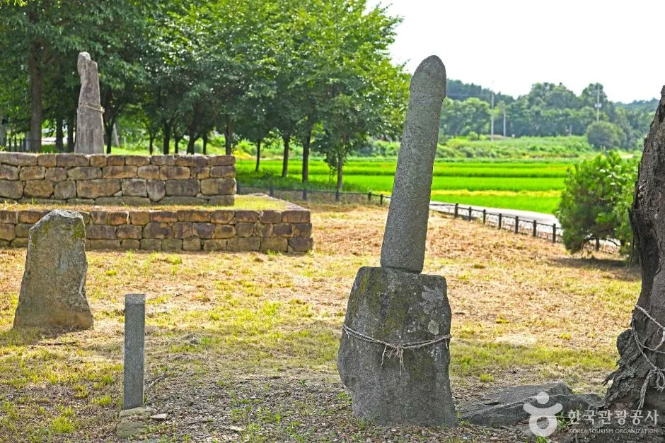 백암리남근석 (3)