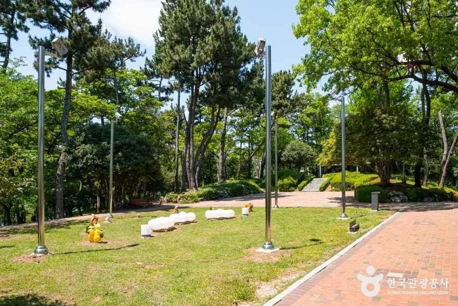 경남_사천_노산공원_외부_4.jpg