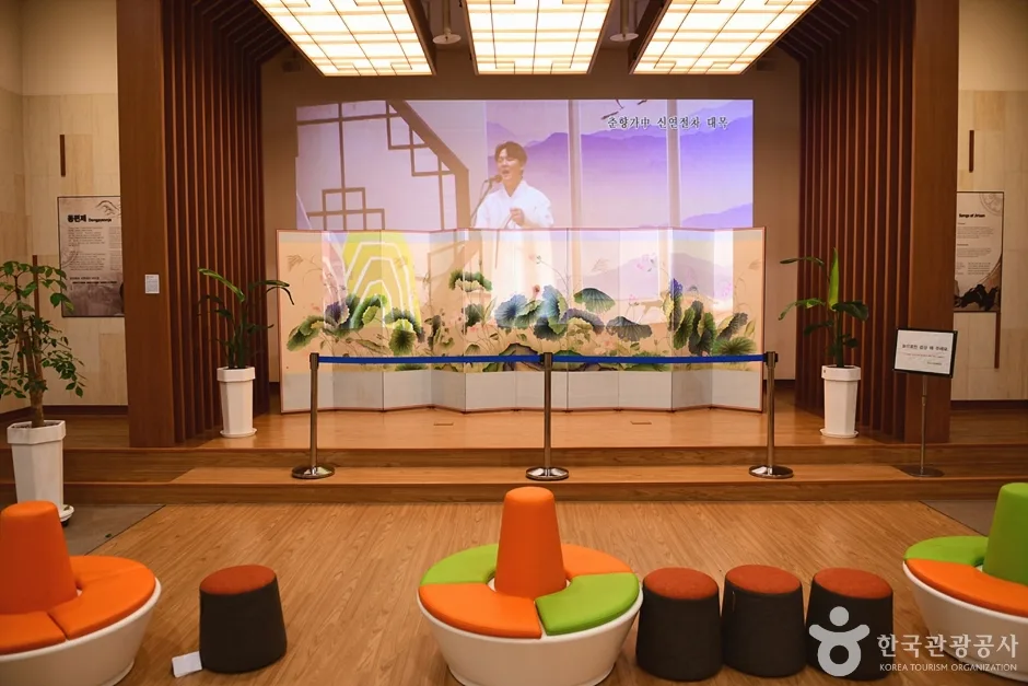 전남_구례_지리산역사문화관_내부_2.jpg