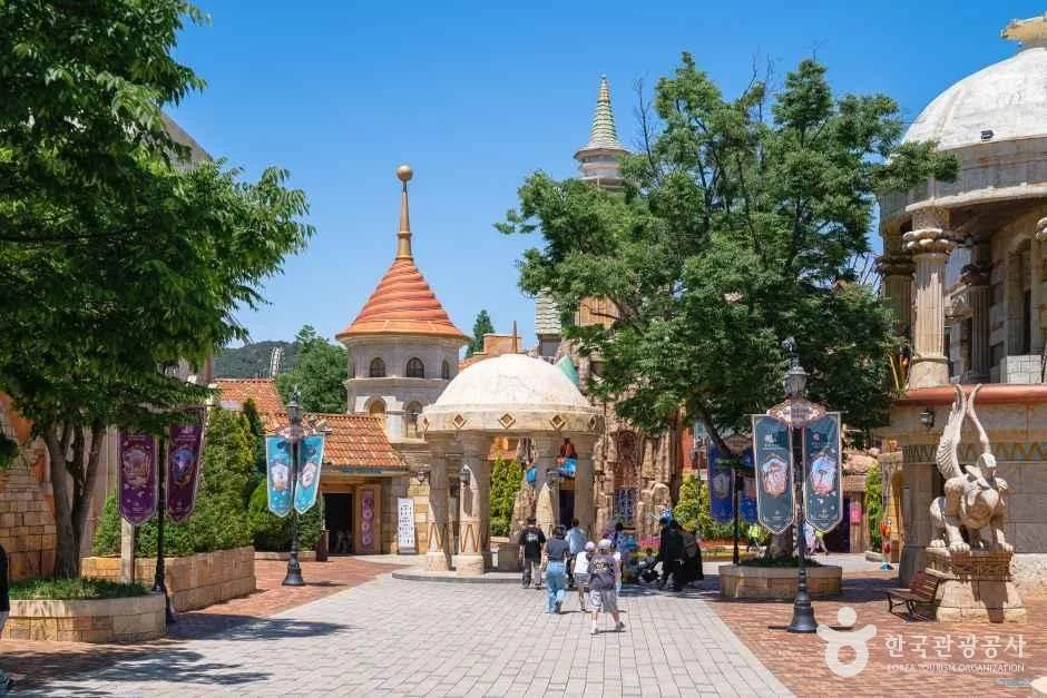 경주월드_최근 인기를 끌고 있는 신규 어트랙션 '타임라이더'_김정흠 촬영