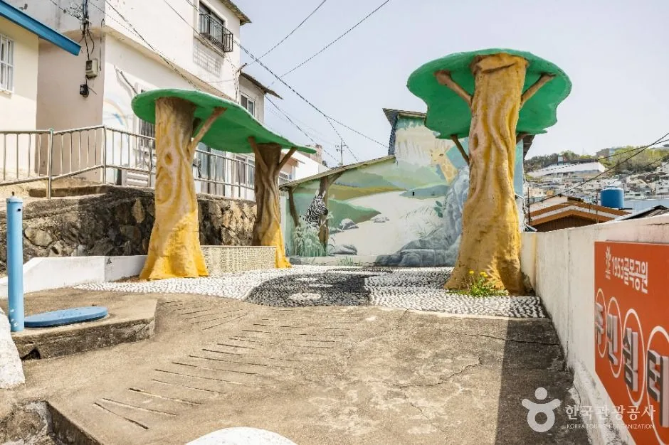 부산_서구_닥밭골 벽화마을_외부_5.jpg