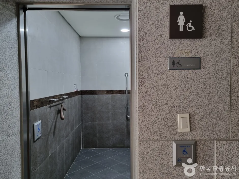 경기_용인_용인 포은아트홀_외부_7.jpg
