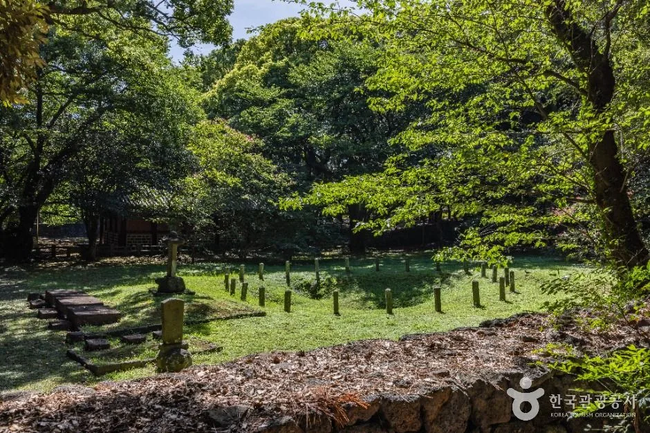 제주_삼성혈_내부_2.jpeg