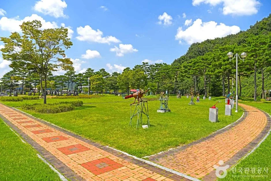 용담댐 조각공원 (5)