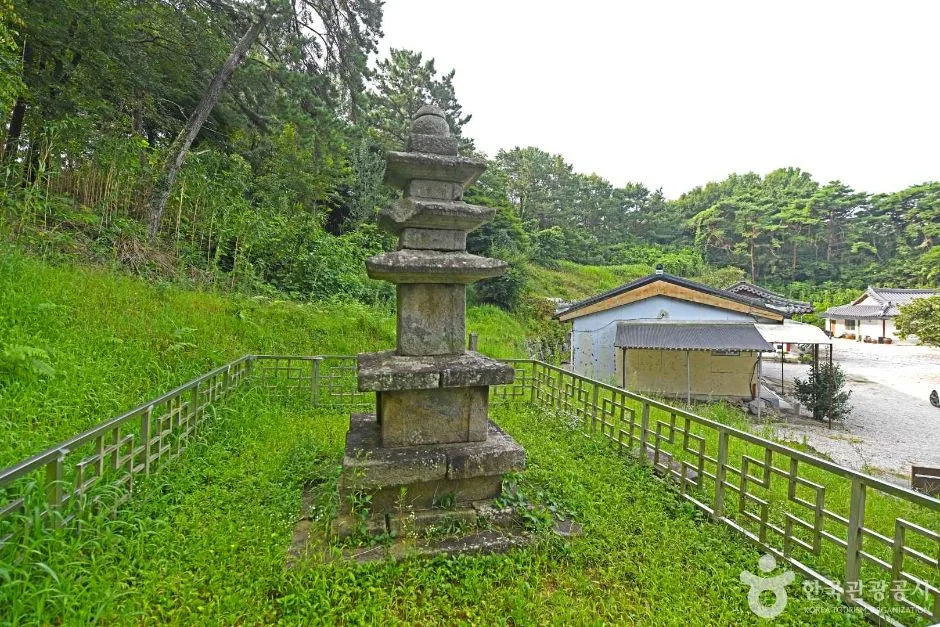 용흥리 해정사지 석탑 (3)