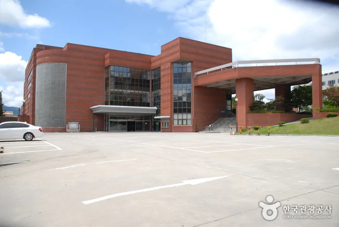 대전_문화시설_우송예술회관01