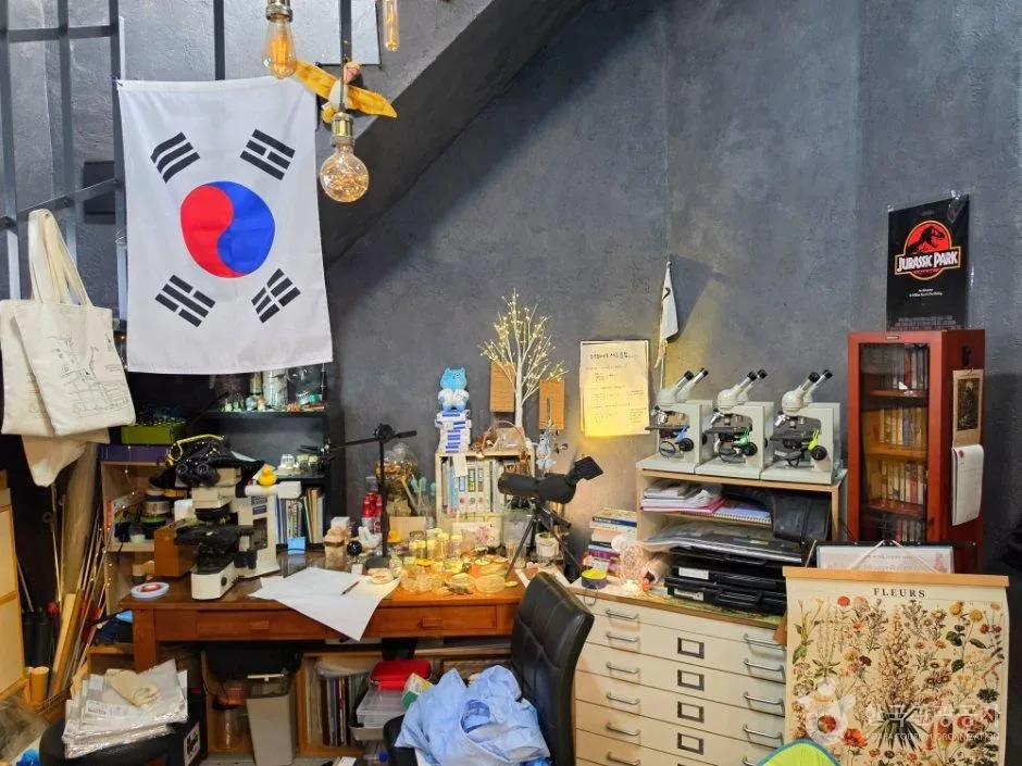 부산_서구_동주 책방_내부_3.jpg