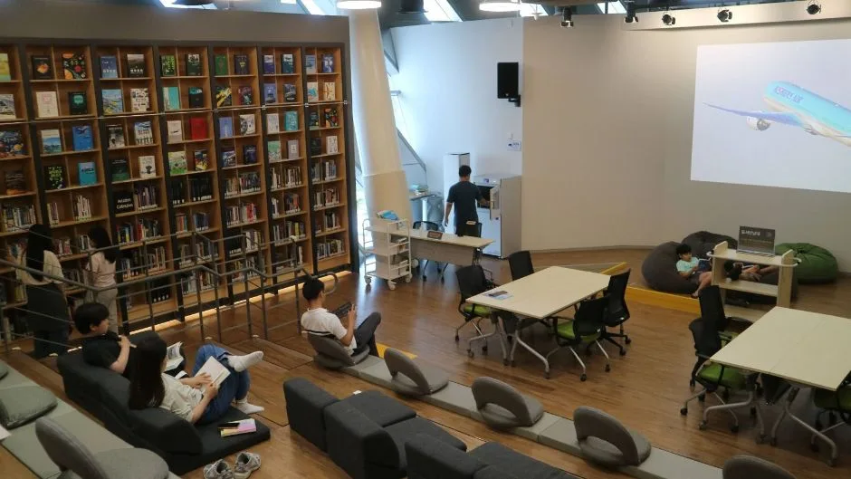 항공도서관 국립항공박물관_2층 도서관 입구