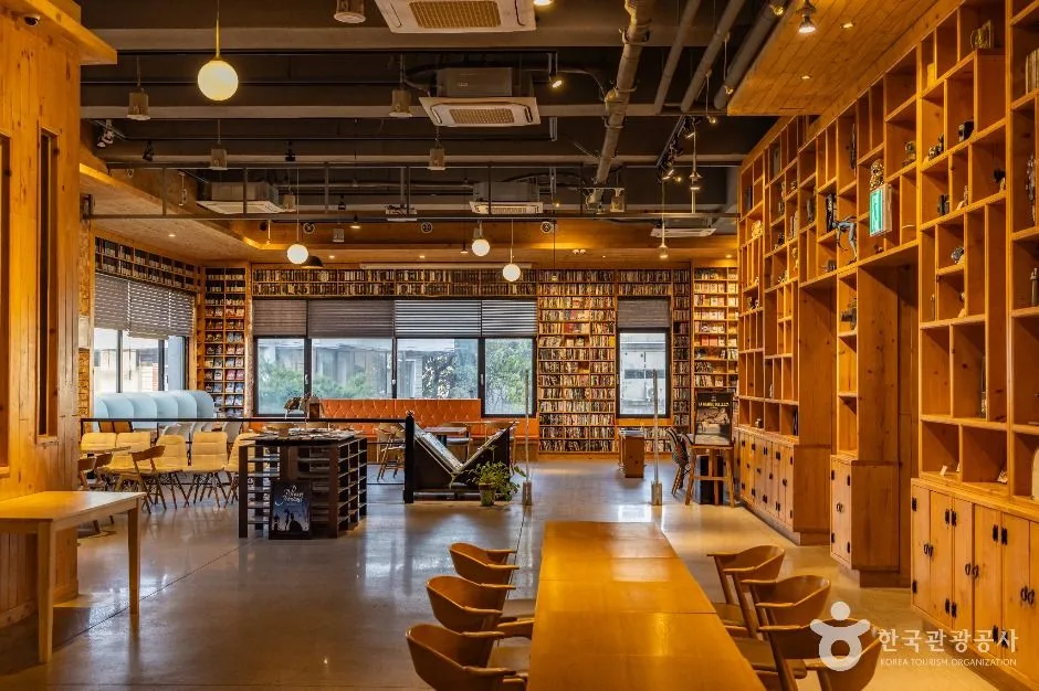 전주_전주영화호텔 영화도서관 (17)