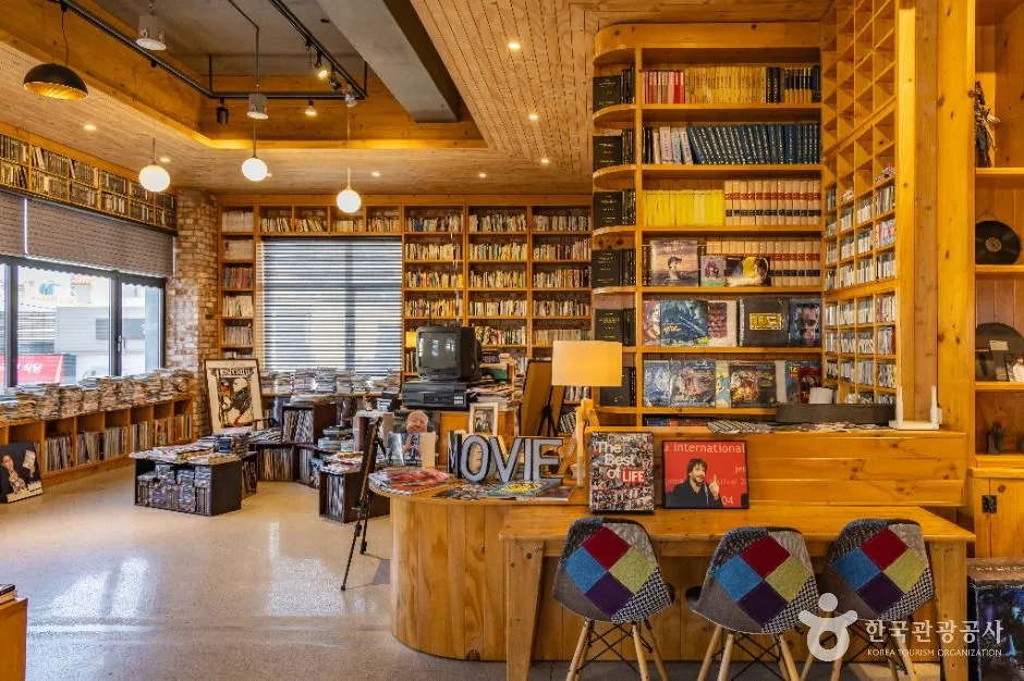 전주_전주영화호텔 영화도서관 (2)