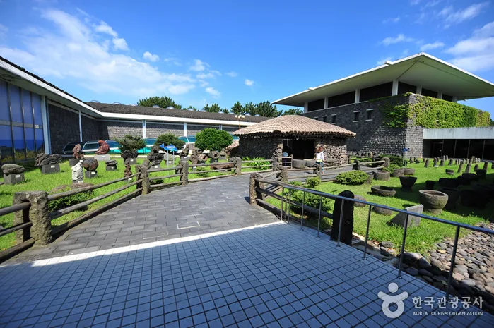 제주_제주특별자치도 민속자연사박물관_내부_3.jpeg