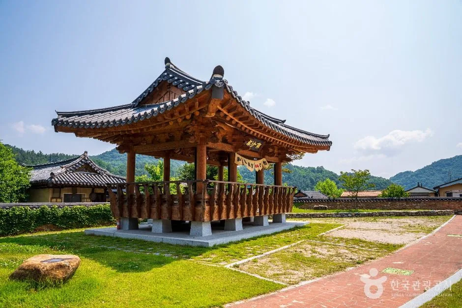 경남_산청_남사예담촌_이씨고가_바깥채.JPG