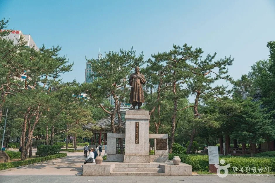 서울_종로_탑골공원_외부_7.jpg