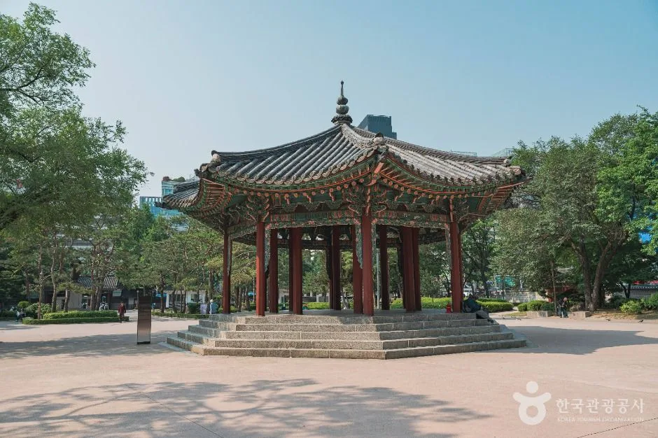 서울_종로_탑골공원_외부_1.jpg