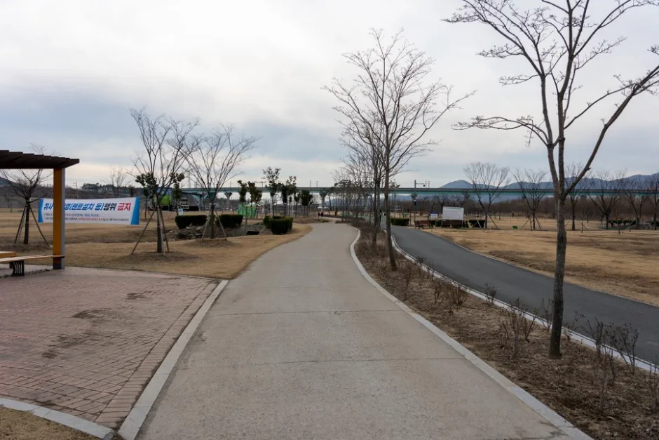 04_경남_양산시_가산수변공원_산책로
