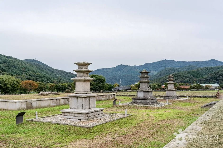 충남_보령_성주사지_외부_3.jpg
