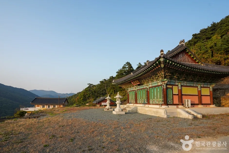 원효대사의 숨결을 따라가는 경산 산사 여행_경북_경산_반룡사_1.jpg